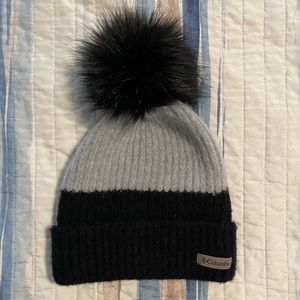 COLUMBIA POM POM BEANIE